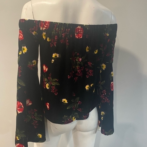 Design Lab off the shoulder floral top flare arms small - Picture 3 of 6